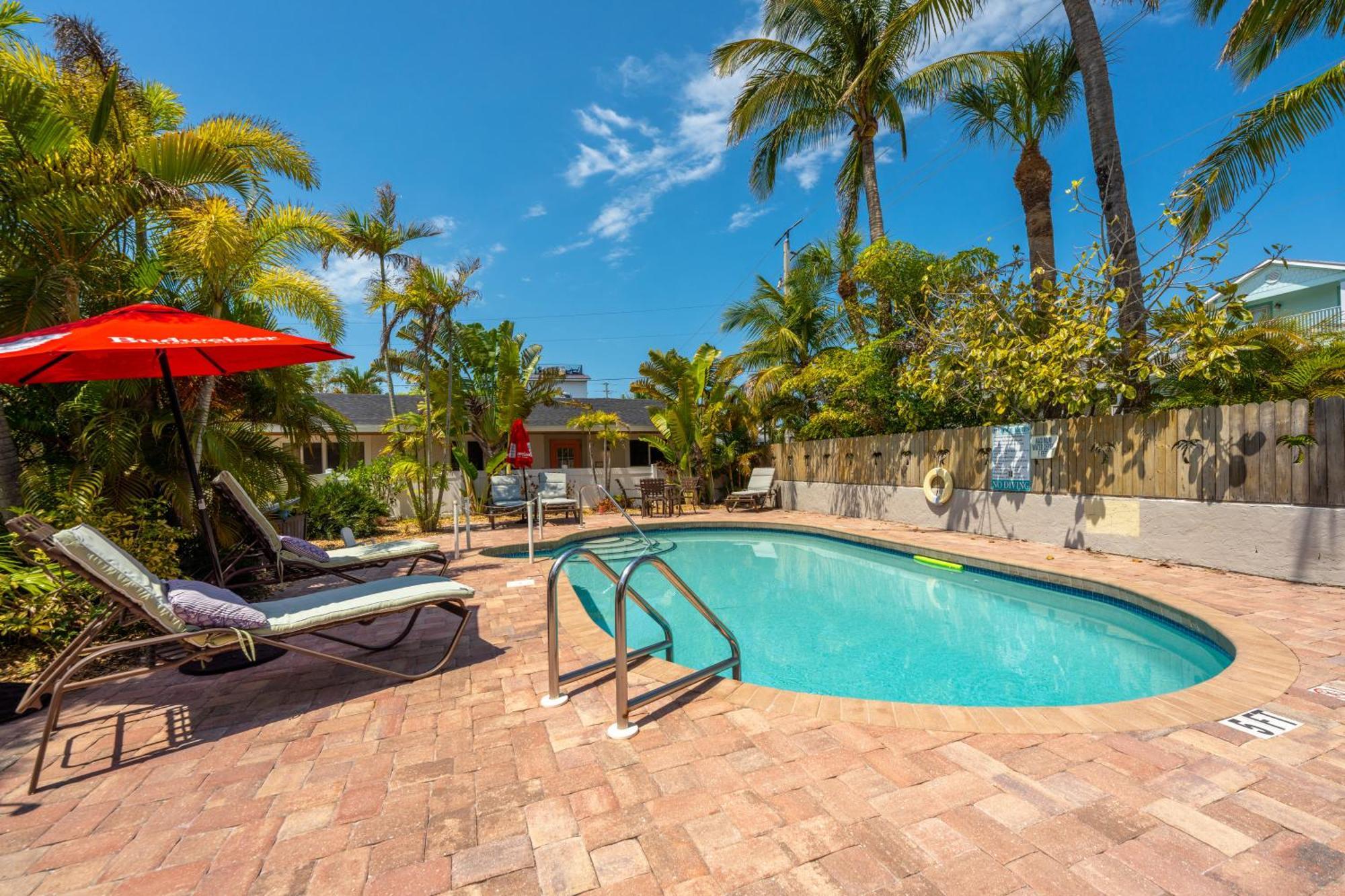 An Island Getaway At Palm Tree Villas Holmes Beach Exterior foto